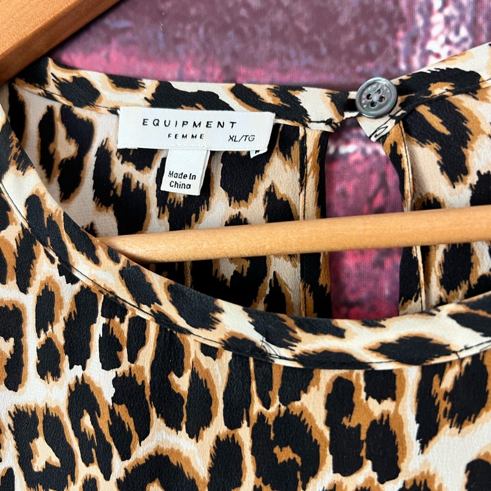 Equipment "Aubrey" 100% Silk Leopard Print Shift Dress with Pockets - Picture 4 of 8